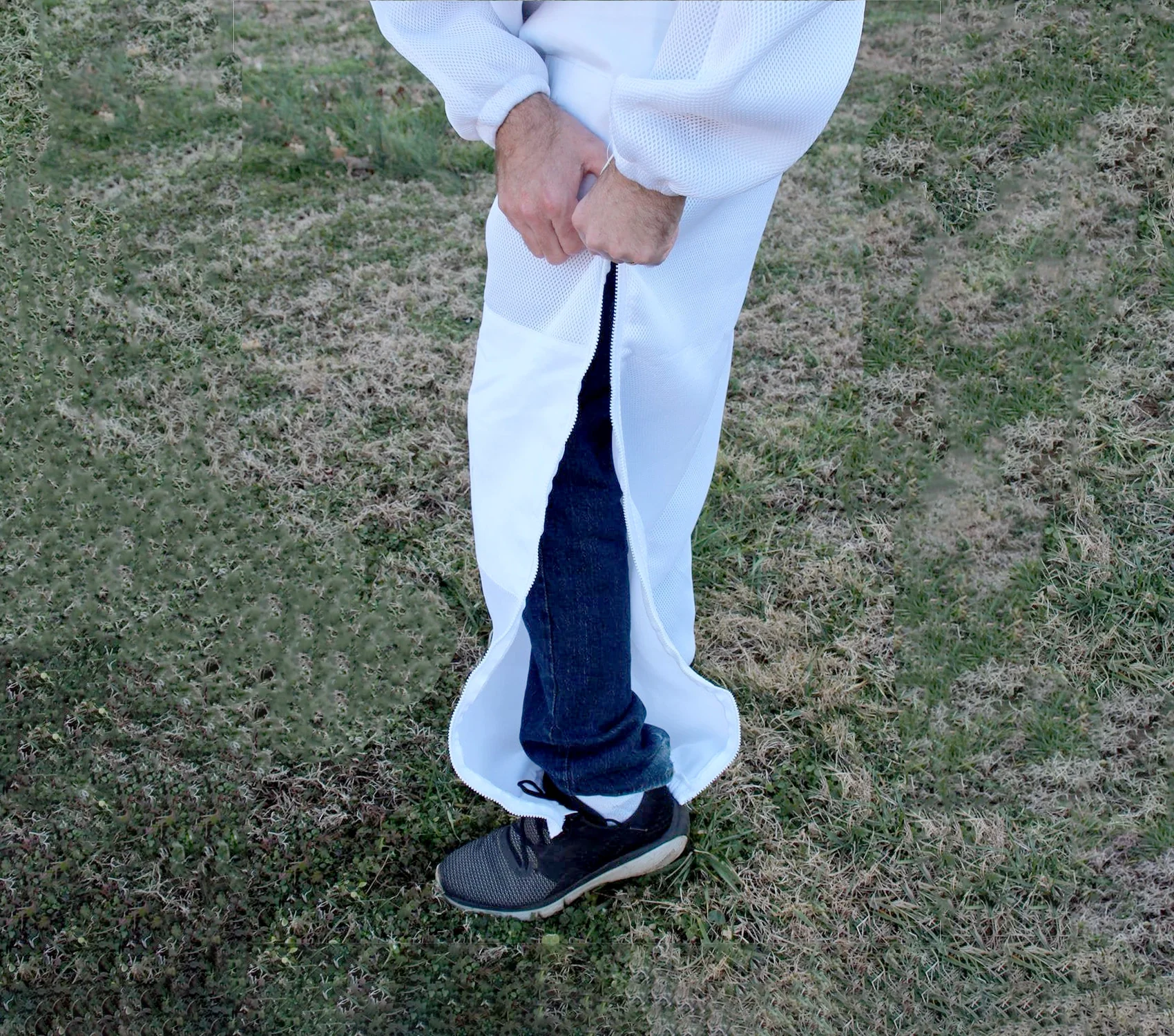 Comfort Pro Ventilated Suit With Fencing and Round Veil